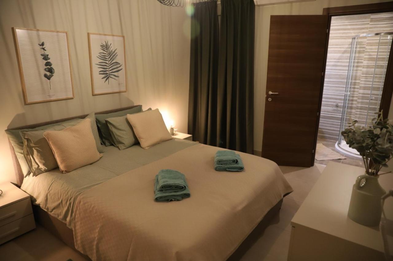 סיינט פול ביי Lovely Holiday Home Next To Bus Terminus מראה חיצוני תמונה