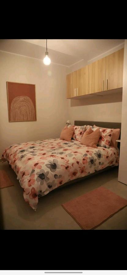 סיינט פול ביי Lovely Holiday Home Next To Bus Terminus מראה חיצוני תמונה