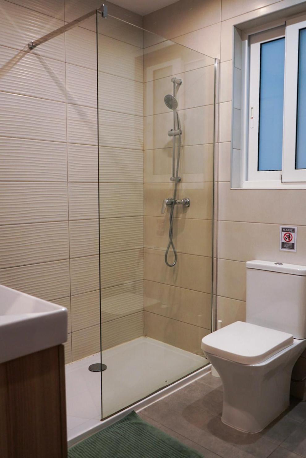 סיינט פול ביי Lovely Holiday Home Next To Bus Terminus מראה חיצוני תמונה