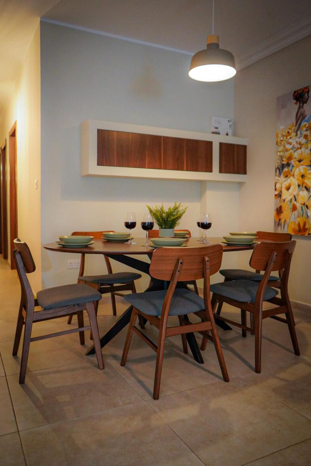 סיינט פול ביי Lovely Holiday Home Next To Bus Terminus מראה חיצוני תמונה