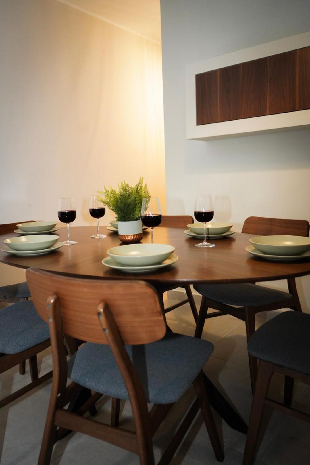 סיינט פול ביי Lovely Holiday Home Next To Bus Terminus מראה חיצוני תמונה
