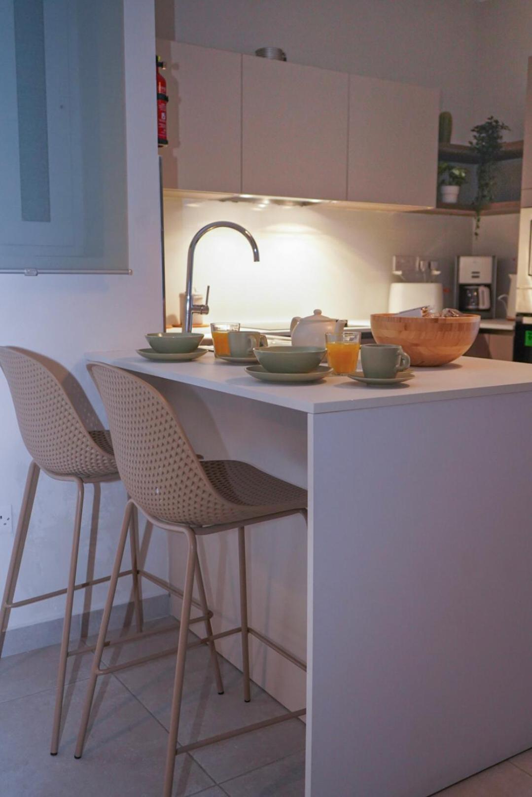 סיינט פול ביי Lovely Holiday Home Next To Bus Terminus מראה חיצוני תמונה