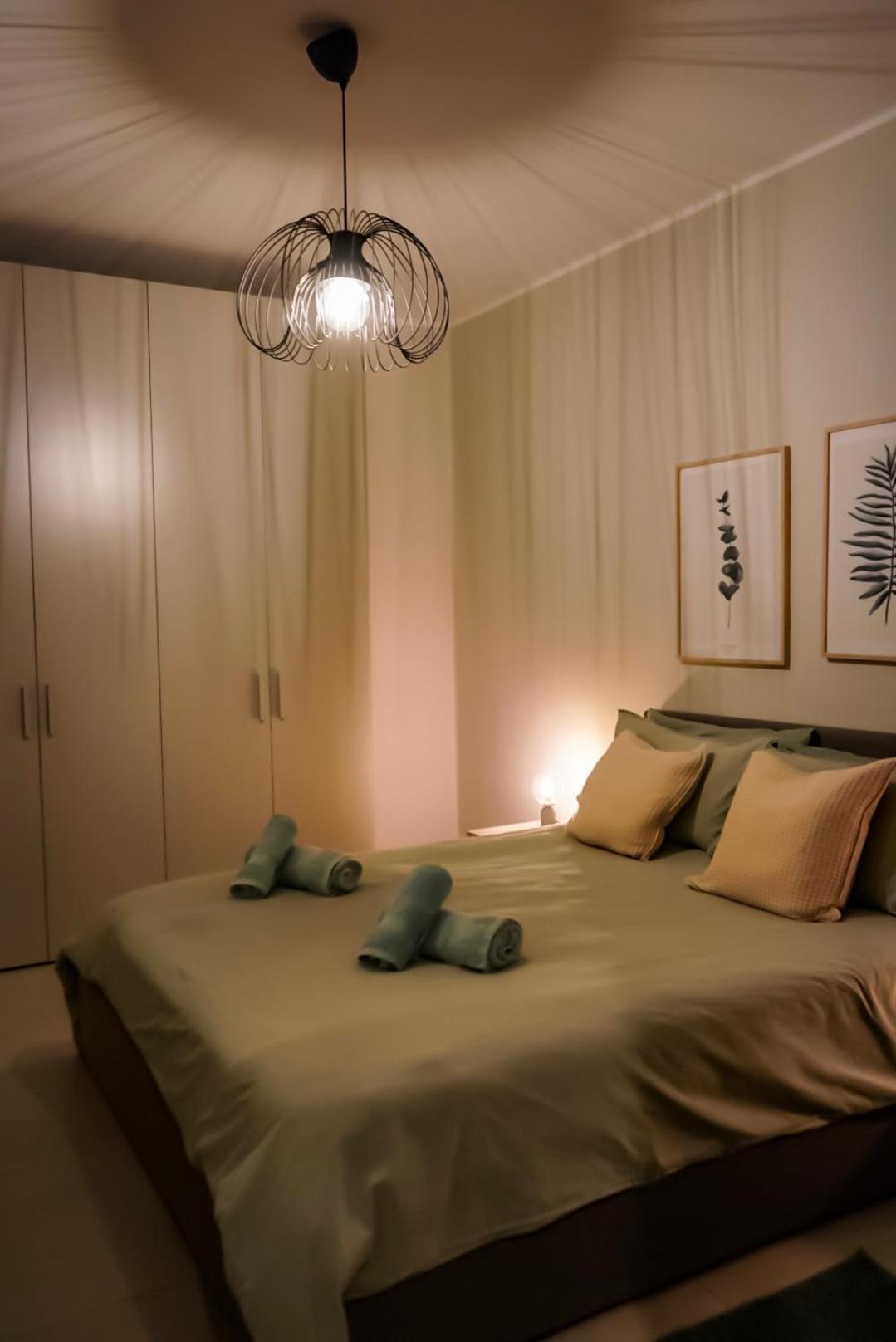 סיינט פול ביי Lovely Holiday Home Next To Bus Terminus מראה חיצוני תמונה