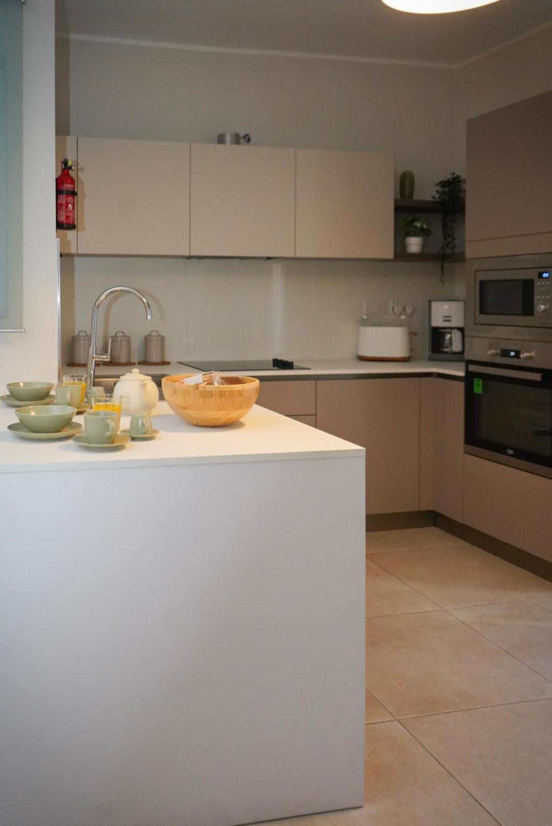 סיינט פול ביי Lovely Holiday Home Next To Bus Terminus מראה חיצוני תמונה